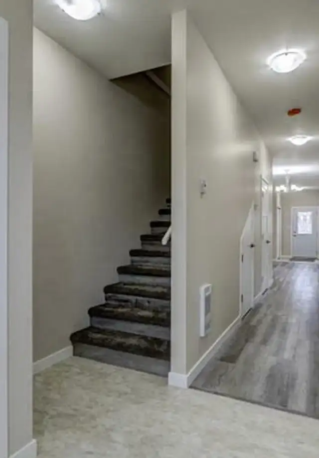 3 Bedroom/2.5 Bath Townhouse - Available January 1st, 2026 in Long Term Rentals in Whitehorse - Image 7