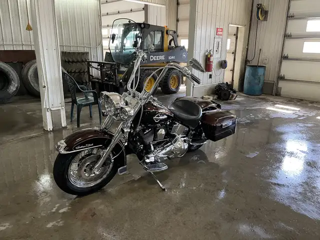 1996 heritage softail 1340 in Touring in Edmundston - Image 4