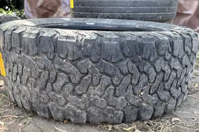X1 USED BFG All-Terrain T/A KO2 LT275/55/20 TREAD 9/32 DOT 2020 CASH AND CARRY