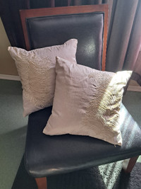 Decorative throw pillows