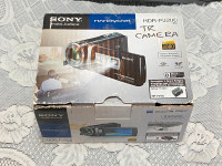 Sony HDR-PJ200 High Definition Handycam with Built-in Projector!