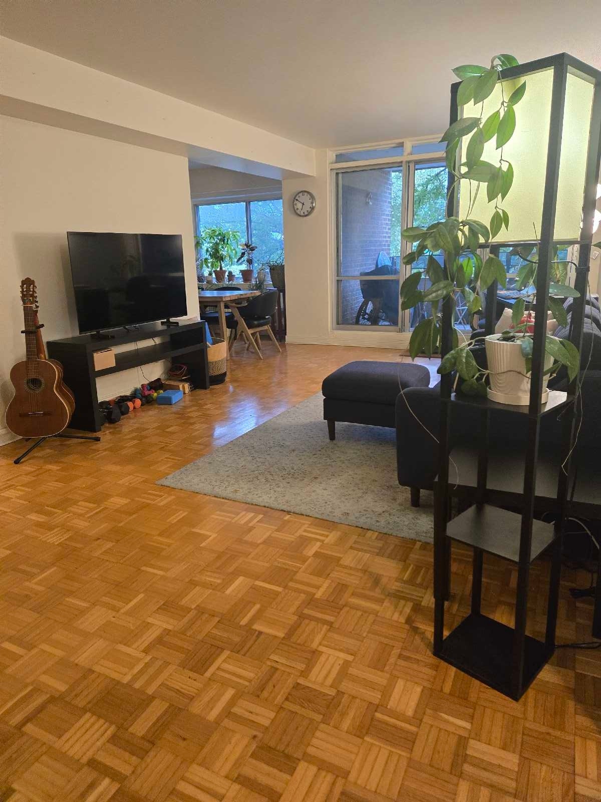 Cession de bail 4 1/2 près du metro Longueuil — photo 2