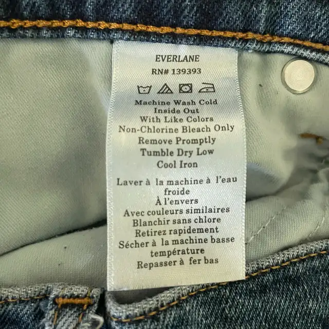 Everlane Way High Wide Leg Flare Jeans-Size 29 Regular in Women's - Bottoms in City of Toronto - Image 7