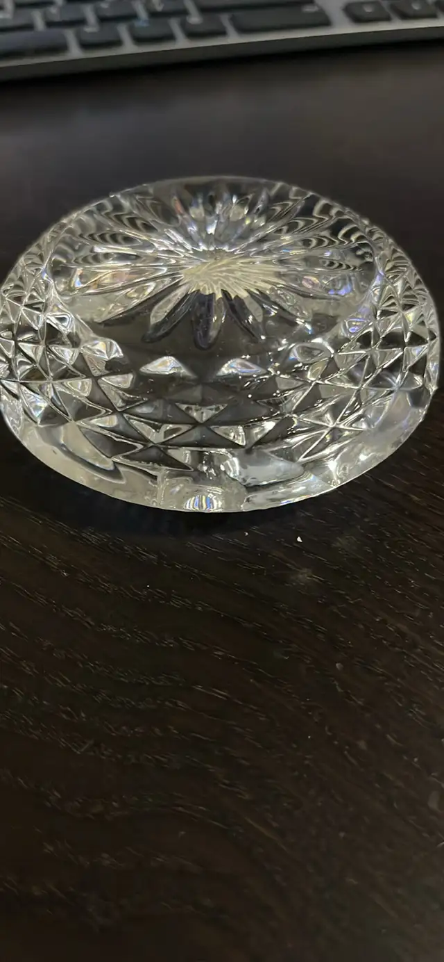 Vintage Zajecar Made in Yugoslavia 24% Lead Crystal Ashtray  in Arts & Collectibles in Mississauga / Peel Region - Image 3