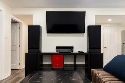 Private Room for Rent – $600 + Utilities Bovaird & McLaughlin (Banner Rd) Available from December 1...