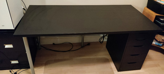 Ikea IDASEN table top with 3x legs | Desks | Ottawa | Kijiji