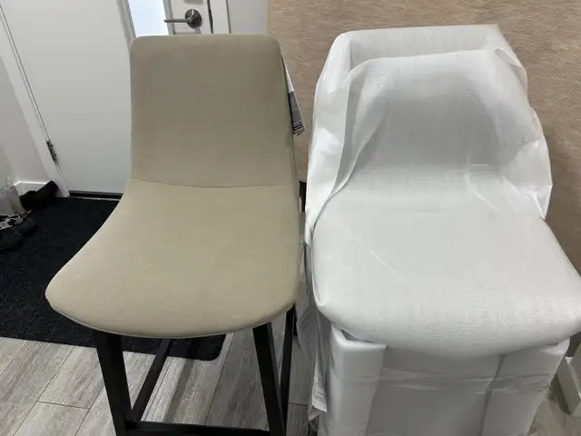 Costco brand new bar stool  in Chairs & Recliners in Calgary - Image 2