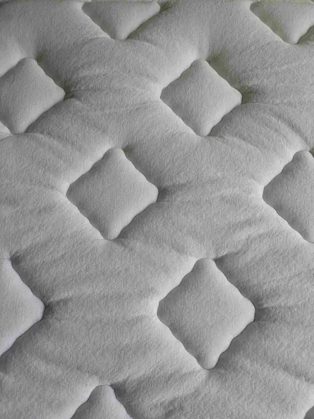 Single bed64877474465411120