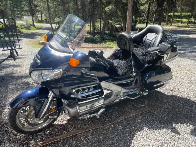 2009 Goldwing for sale. Great shape 50400 km. Asking $10400.00