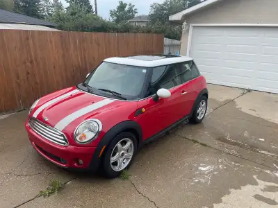 Selling my vibrant 2009 MINI Cooper, a stylish hatchback that's ready to zip around town! This sport...