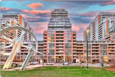 Luxury 1 Bedroom Corner Unit Condo in Liberty Village  Available