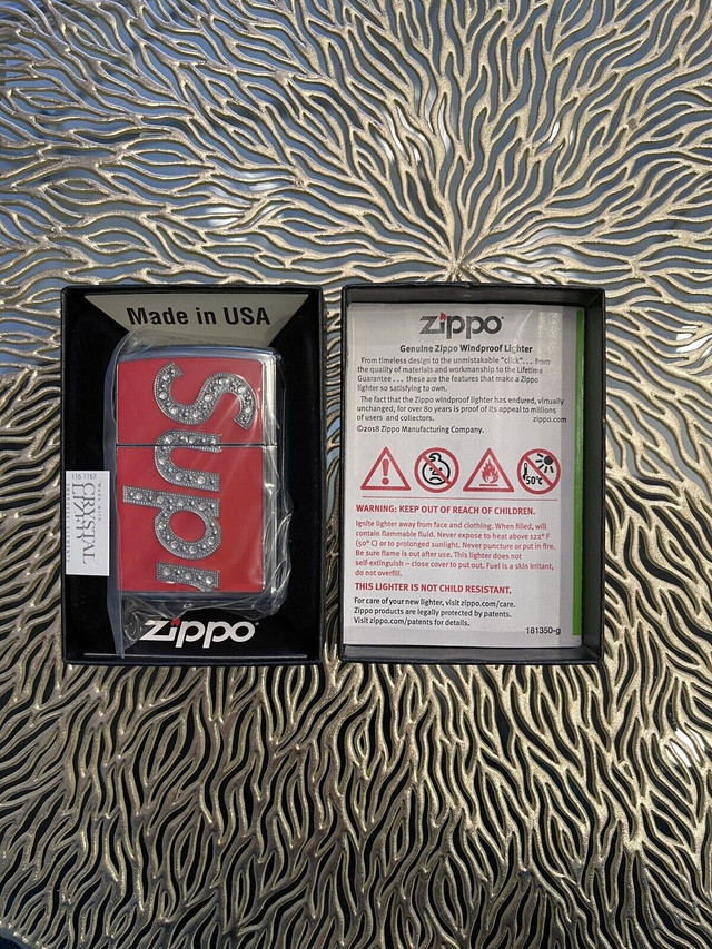 BRAND NEW SUPREME x ZIPPO x Swarovski Lighter in Arts & Collectibles in Mississauga / Peel Region - Image 2