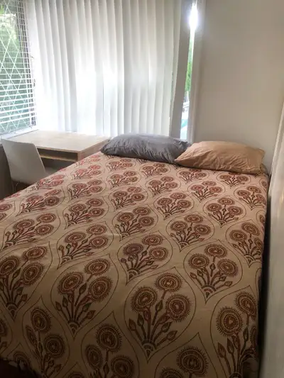 Very nice and bright fully furnished room available and ready to move in. Room has double size bed....