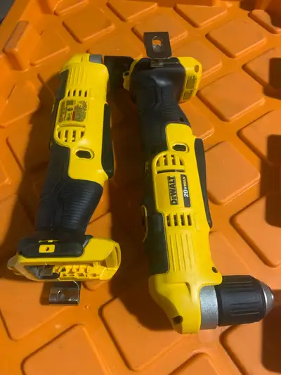 Price for one. Excellent working condition. Other tools and batteries available