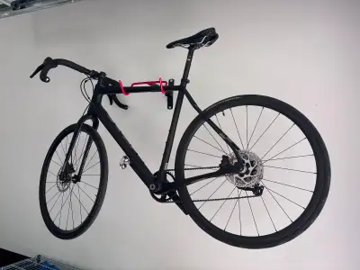 2022 Fuji Jari Carbon 1.1 Gravel — 56cm, GRX 810, Like-New, View more