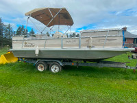 21 foot deck boat for sale.