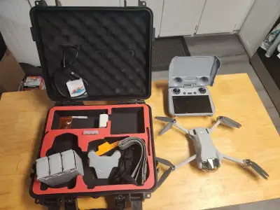Selling my DJI mini 3, it flies amazing. so easy to fly for beginners or advanced pikots. comes with...