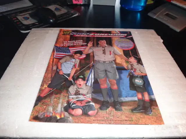 wwf wwe wrestling magazine shopzone complete undertaker santas c in Arts & Collectibles in Victoriaville - Image 4
