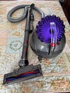 FEATURES: - High performance - Strong, consistent suction - If knocked over, it rights itself - 360-...