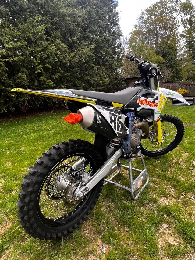 2023 Husqvarna fc450 in Dirt Bikes & Motocross in London - Image 5