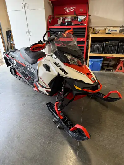 2014 Skidoo 800 Backcountry X 136” track. Adjustable handlebars (height) Hand and Thumb warmers. Ele...