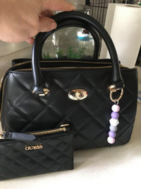 New Guess medium size purse