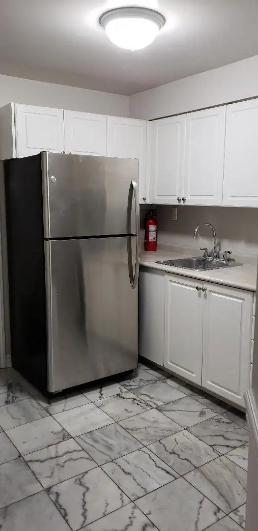 Newmarket: 1 BR + den basement apt. for rent from March 15, 2026 in Long Term Rentals in Markham / York Region - Image 6