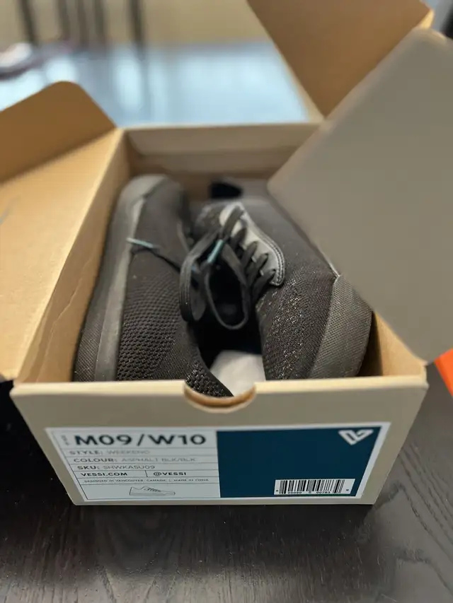 Vessi Weekend - Size 9 in Men's Shoes in Richmond - Image 2