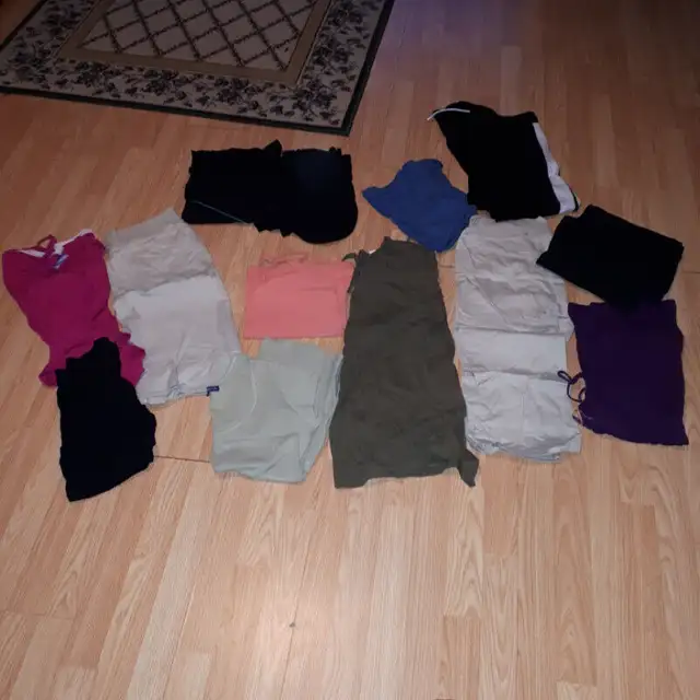 Vetement pour fille et femme, manteaux, botte, soulier, pantalon in Kids & Youth in City of Montréal - Image 9