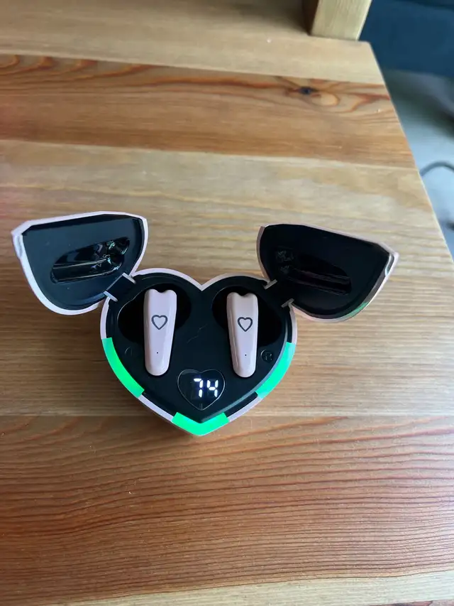 *New* Bluetooth Wireless Headphone Heart Shaped in Headphones in Medicine Hat - Image 5