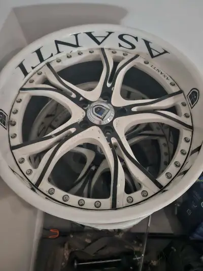 Check out these used Asanti wheels, sized at 20 inches, ready to add some serious style to your ride...
