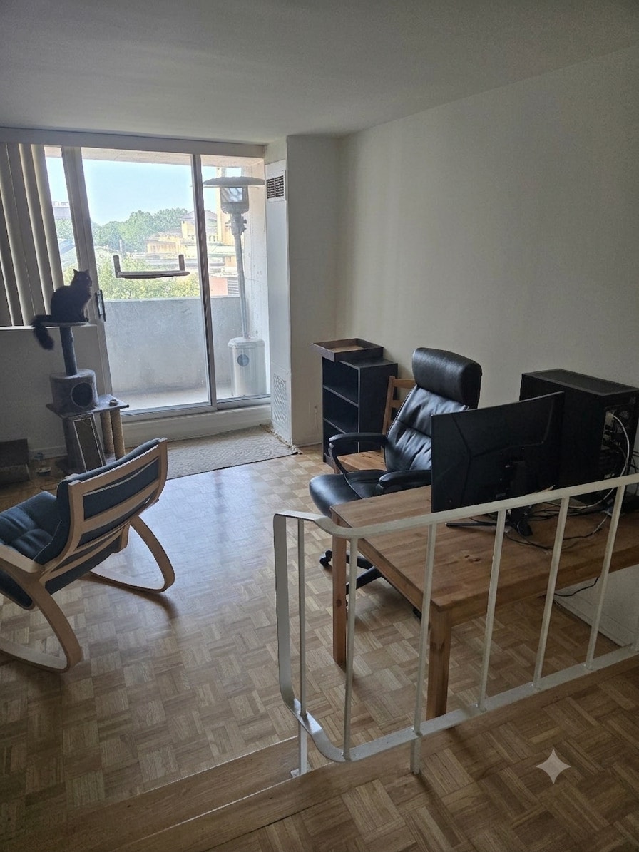 3.5 Condo for rent (Lease transfer) - Unfurnished,Atwater Avenue — photo 3