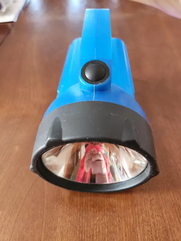 Garrity 6V Lantern Flash Light KPR Krypton Incandescent Bulb in Other in Oakville / Halton Region - Image 2