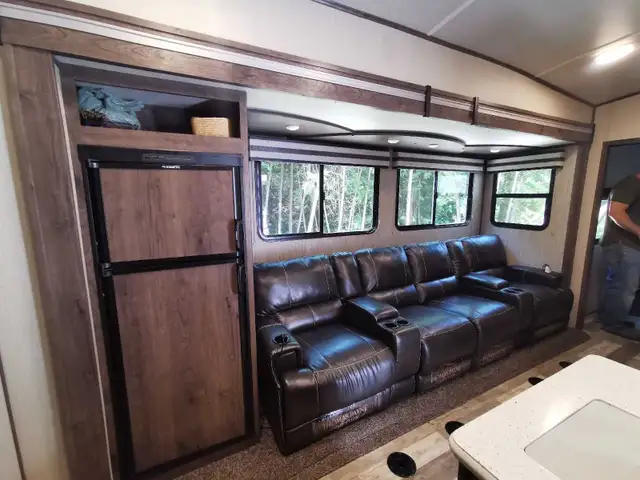 2020 Heartland Torque T322 toyhauler in Travel Trailers & Campers in Oshawa / Durham Region - Image 3