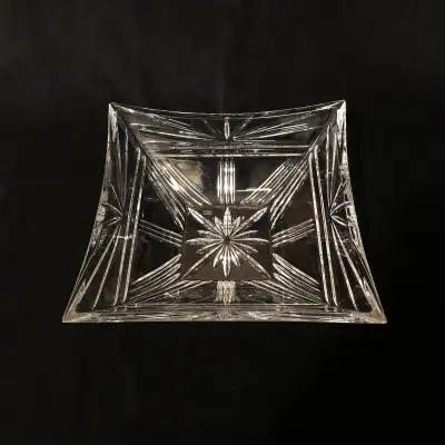 For sale is a beautiful large Waterford crystal centre bowl in the Odyssey pattern, measuring 3-5/8...