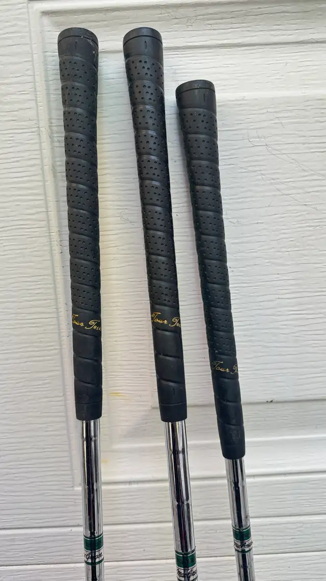 MacGregor Golf Irons (3-piece) with Tour Tech Grips in Golf in City of Toronto - Image 6