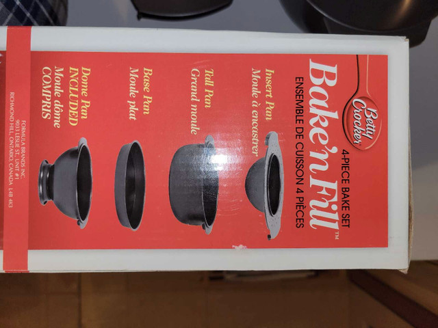 Betty Crocker Bake n' Fill Pan in Kitchen & Dining Wares in Kingston - Image 3