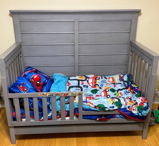 Convertible baby crib to toddler bed in Beds & Mattresses in Charlottetown - Image 3