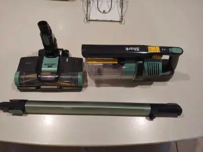 Shark rocket pro Excellent condition new filters installed unfortunately I lost the charger($15 on A...