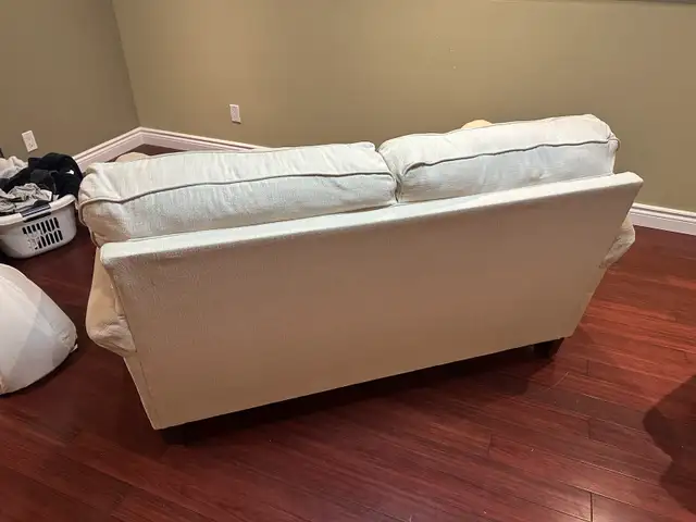 2 love seat couchs62863266021377124