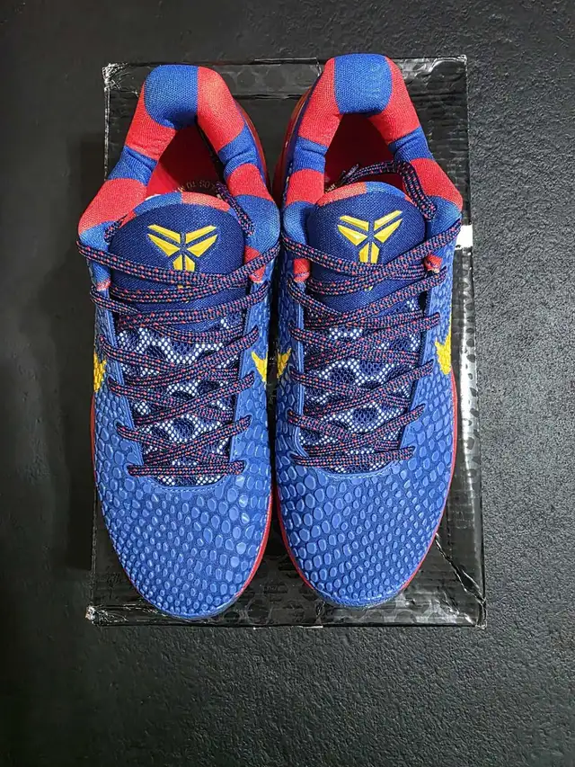 Kobe 6 Barcelona size 8.5 in Men's Shoes in Mississauga / Peel Region - Image 3