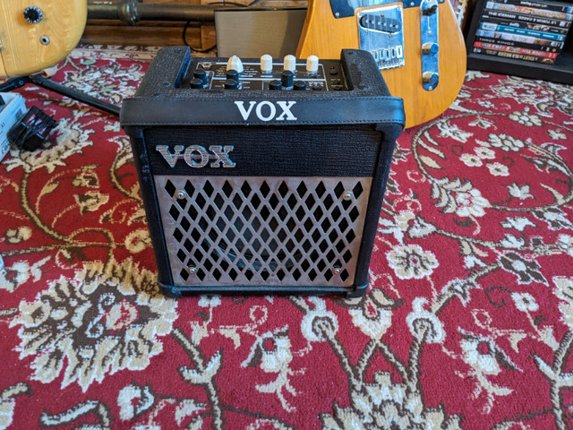 Almost new Vox Mini 5 Amp in Amps & Pedals in City of Toronto