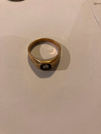 Mens Gold 10K ring with Diamond