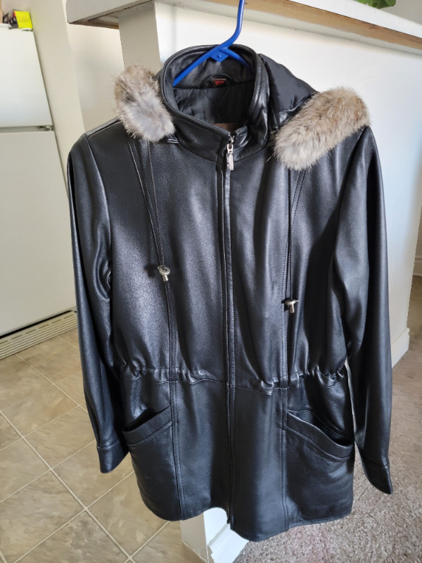 Danier Leather Jacket in Women's - Tops & Outerwear in Winnipeg