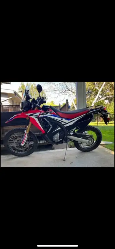250 cc dual sport. Great Condition, starts and runs like new. It’s a Honda! Well maintained and gent...