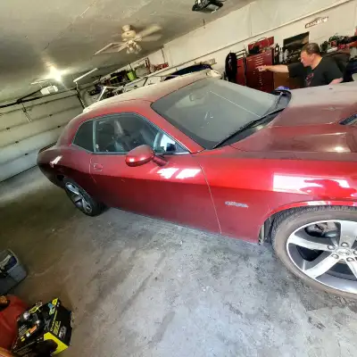 2014 dodge challenger 100 year anniversary edition. 109940kms 5.7 hemi , v8 Always kept in a garage....