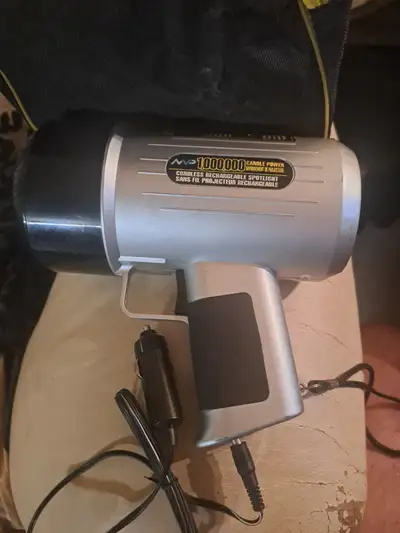 MVP 1,000,000 Candle Power Spotlight Flashlight Brand New, View more