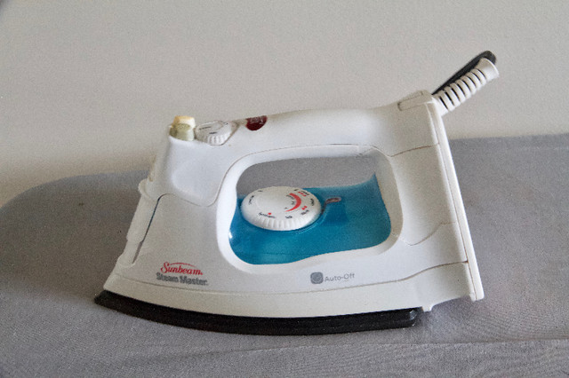 Steam Iron & Ironing Board. Sunbeam Steam Master Iron in Irons & Garment Steamers in Hamilton - Image 2