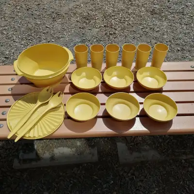 Vintage bol à salade Tupperware, View more