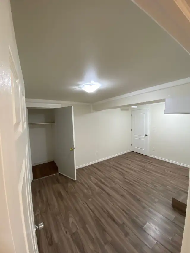 Clean and Bright Basement Apartment in Long Term Rentals in Oshawa / Durham Region - Image 5